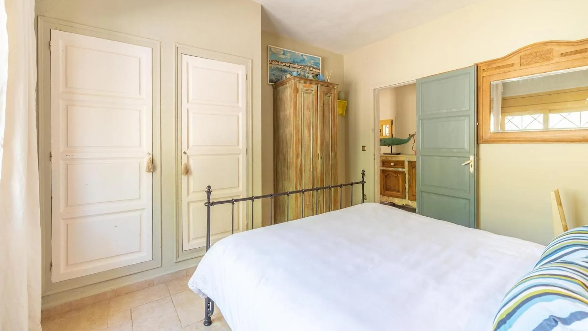 Spacious Villa Near Sand Beaches L' Escala