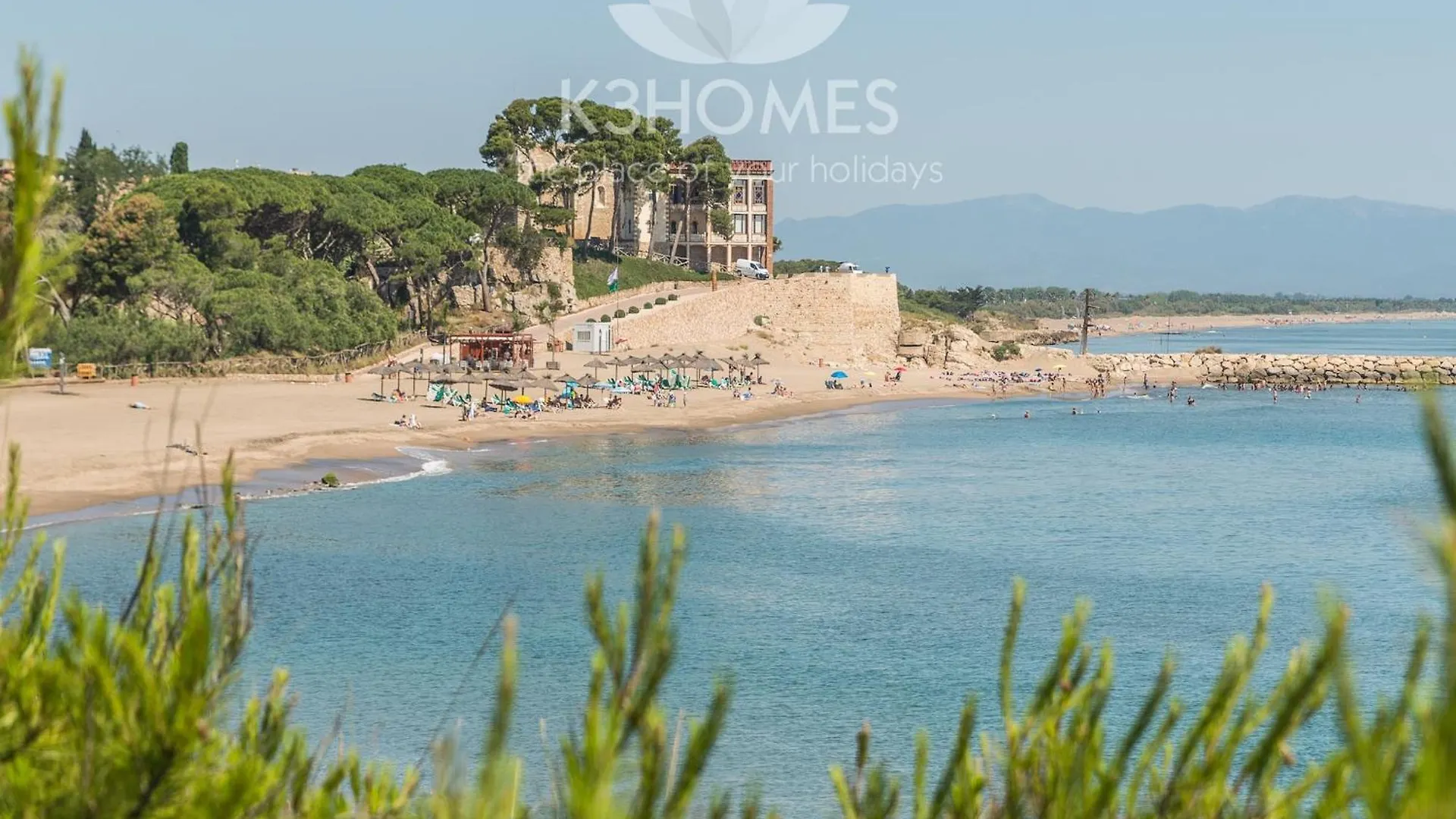 Spacious Villa Near Sand Beaches L' Escala