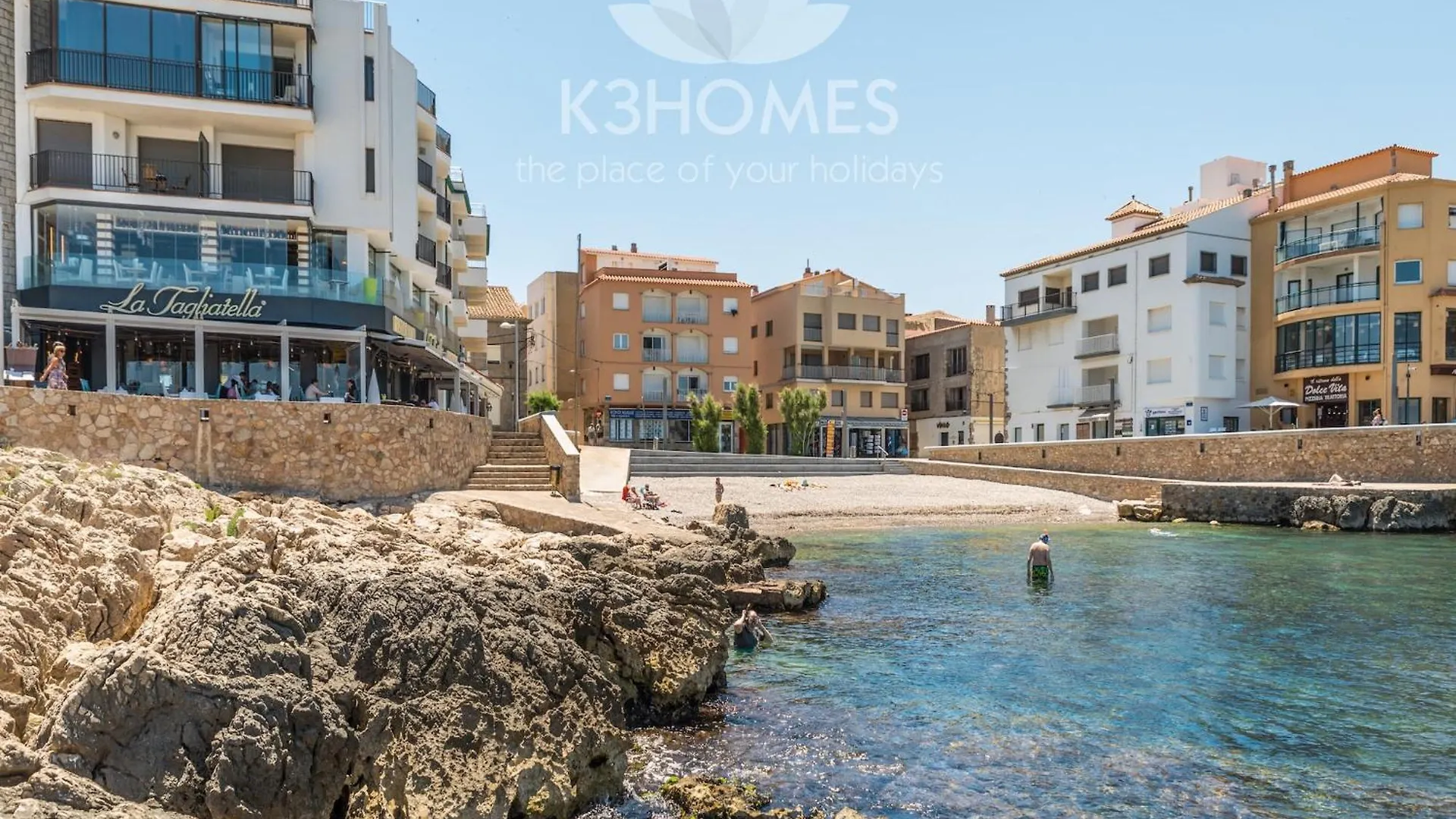 Spacious Villa Near Sand Beaches L' Escala