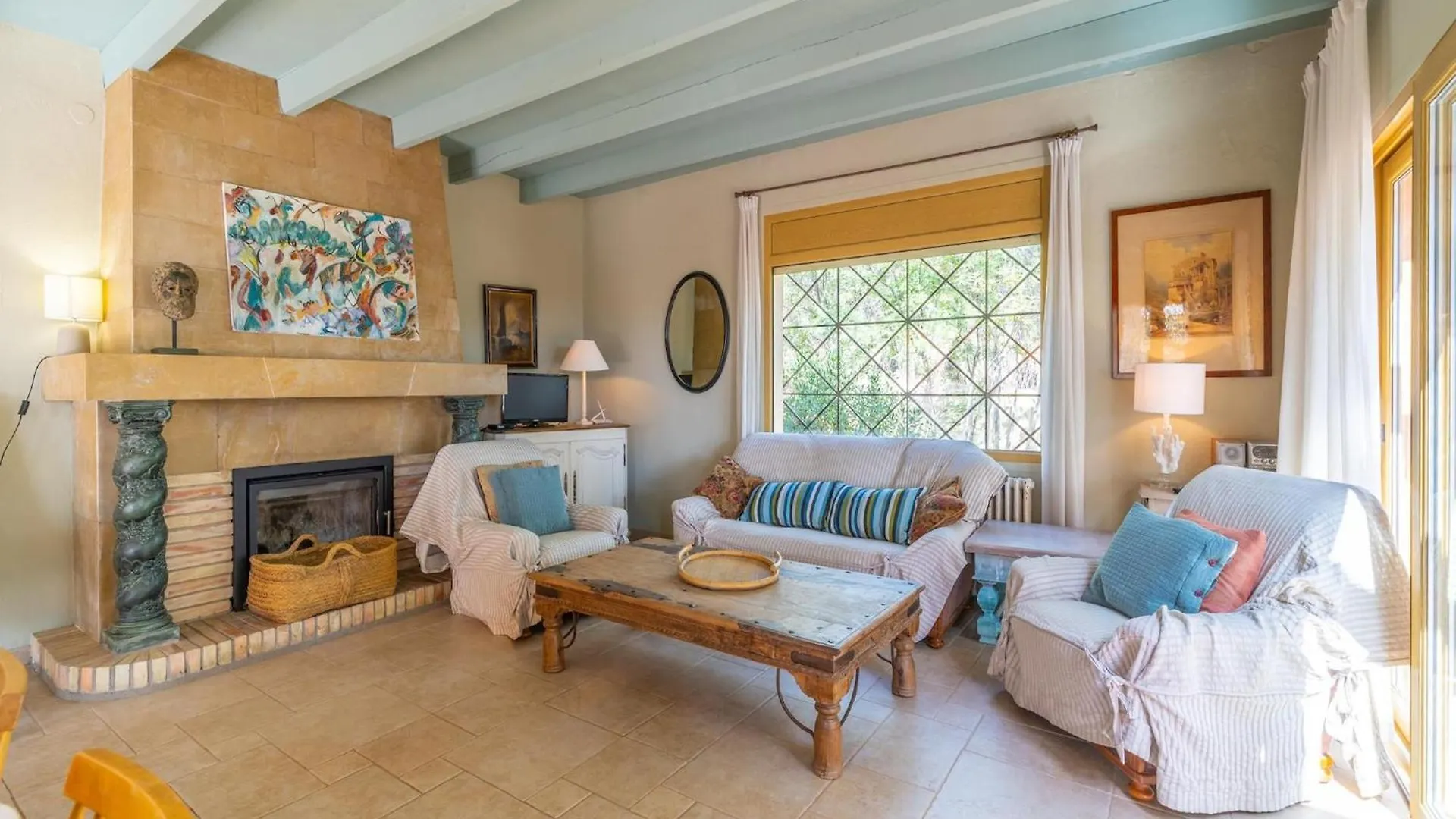 Spacious Villa Near Sand Beaches L' Escala